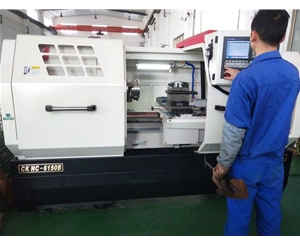 上海生产设备：数控车床